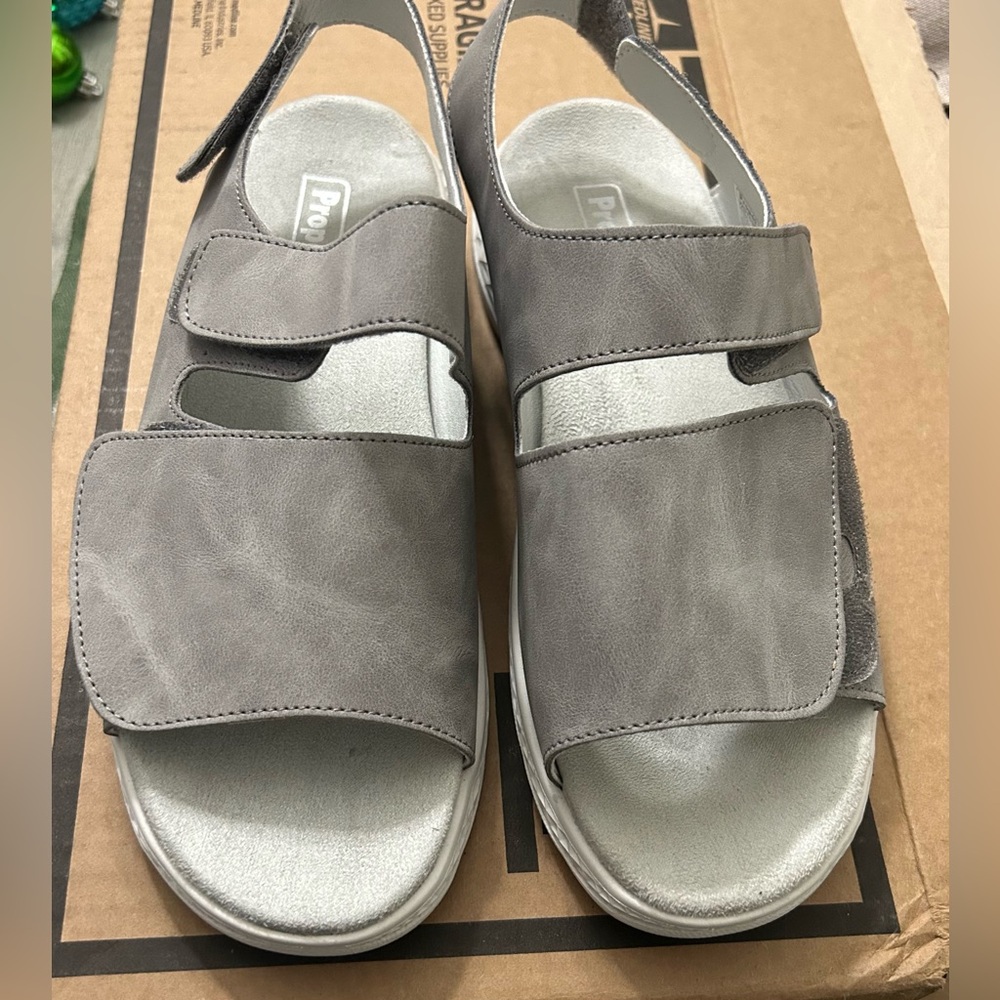 Propet TravelActiv Scottsdale Sandals Womens US 10 White Gray Adjustable Strap